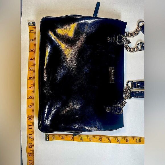 Kate Spade Black Patent Leather Tote with Gold Chain for any occasion - Picture 2 of 16